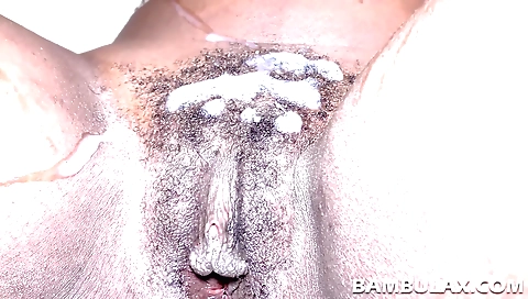 Ebony hottie gives a blowjob and gets her pussy stuffed