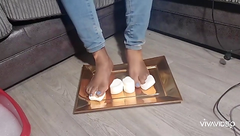 Ebony food lover has a foot fetish in her food video