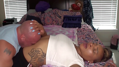 Tony Dinozzo - Belly Licking With Kendra Allure 16 Min