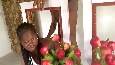 Ebony tattooed babe makes me a blowjob and blowjob