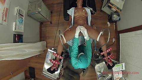 Ebony beauty spreads eagle and gets examined by doctor