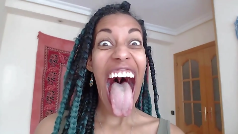 ebony solo video showing a blonde making herself wet