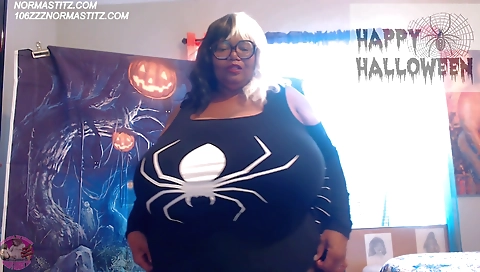 Busty blonde is giving a great solo on the web camera